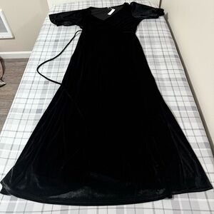 Balticborn black velvet wrap maxi dress XXL new with tag
Baltic born